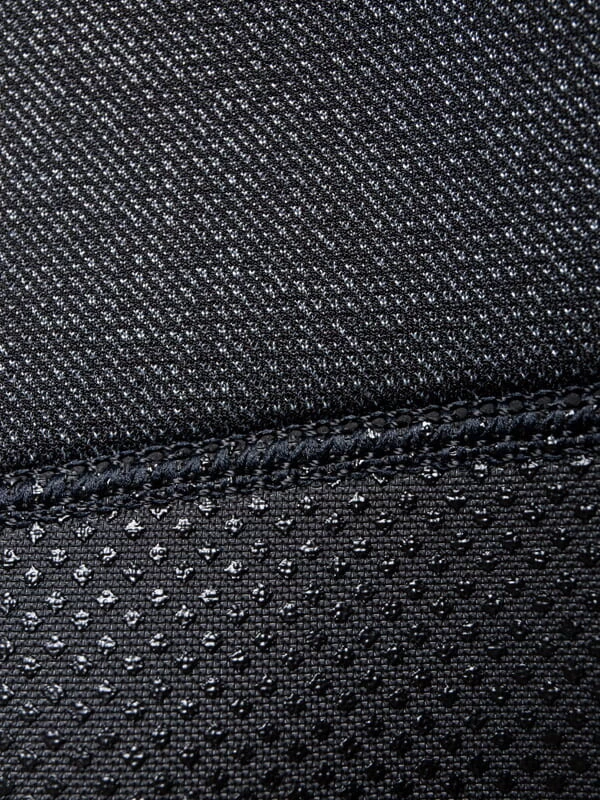 Two Bare Feet Thunderclap Pro 3/2mm Junior Wetsuit (Black / Dark Grey) 12 Two Bare Feet Thunderclap Pro 3/2mm Junior Wetsuit (Black / Dark Grey) - Image 10